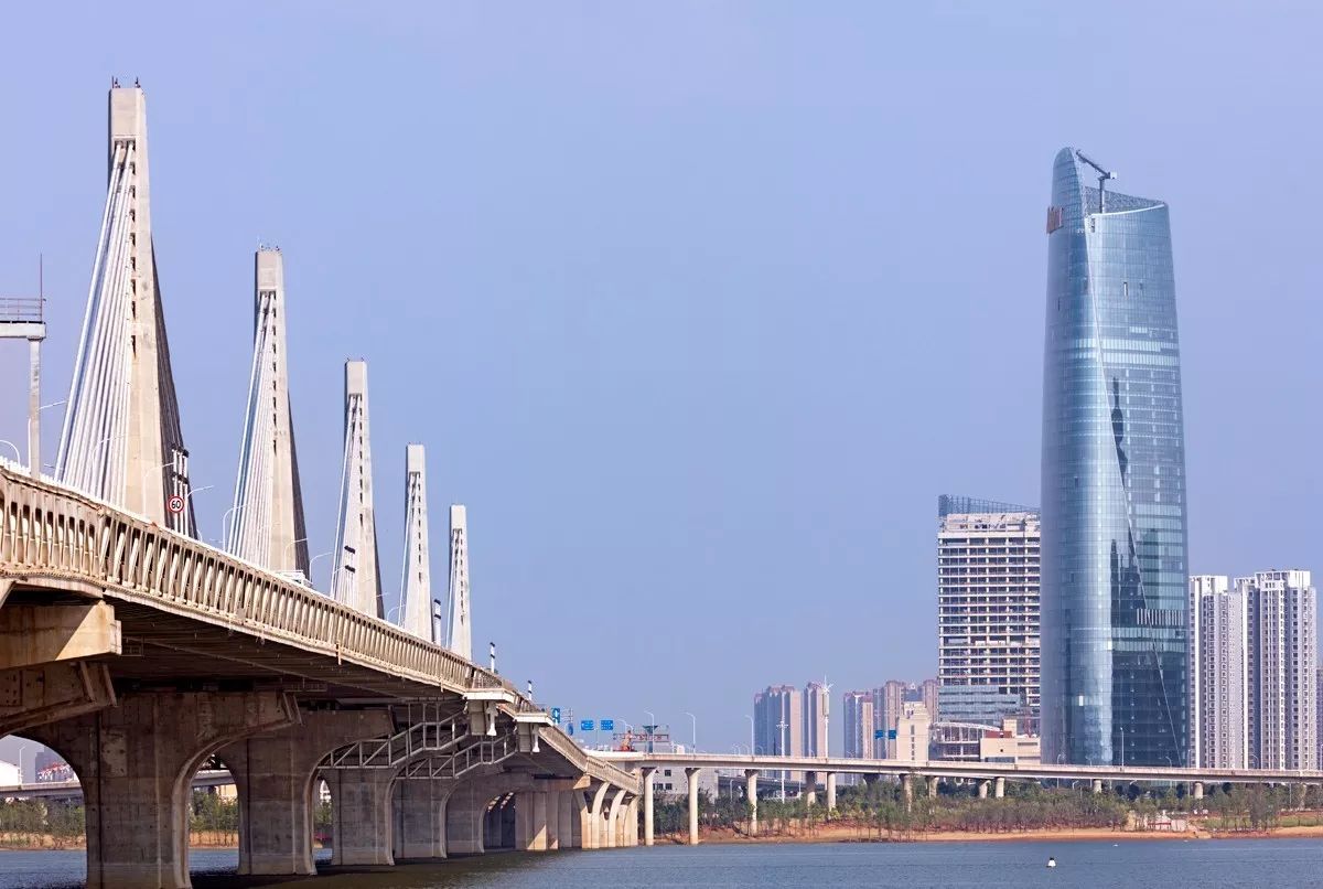 9001cc金沙以诚为本二十周年系劣驻新书颁布会