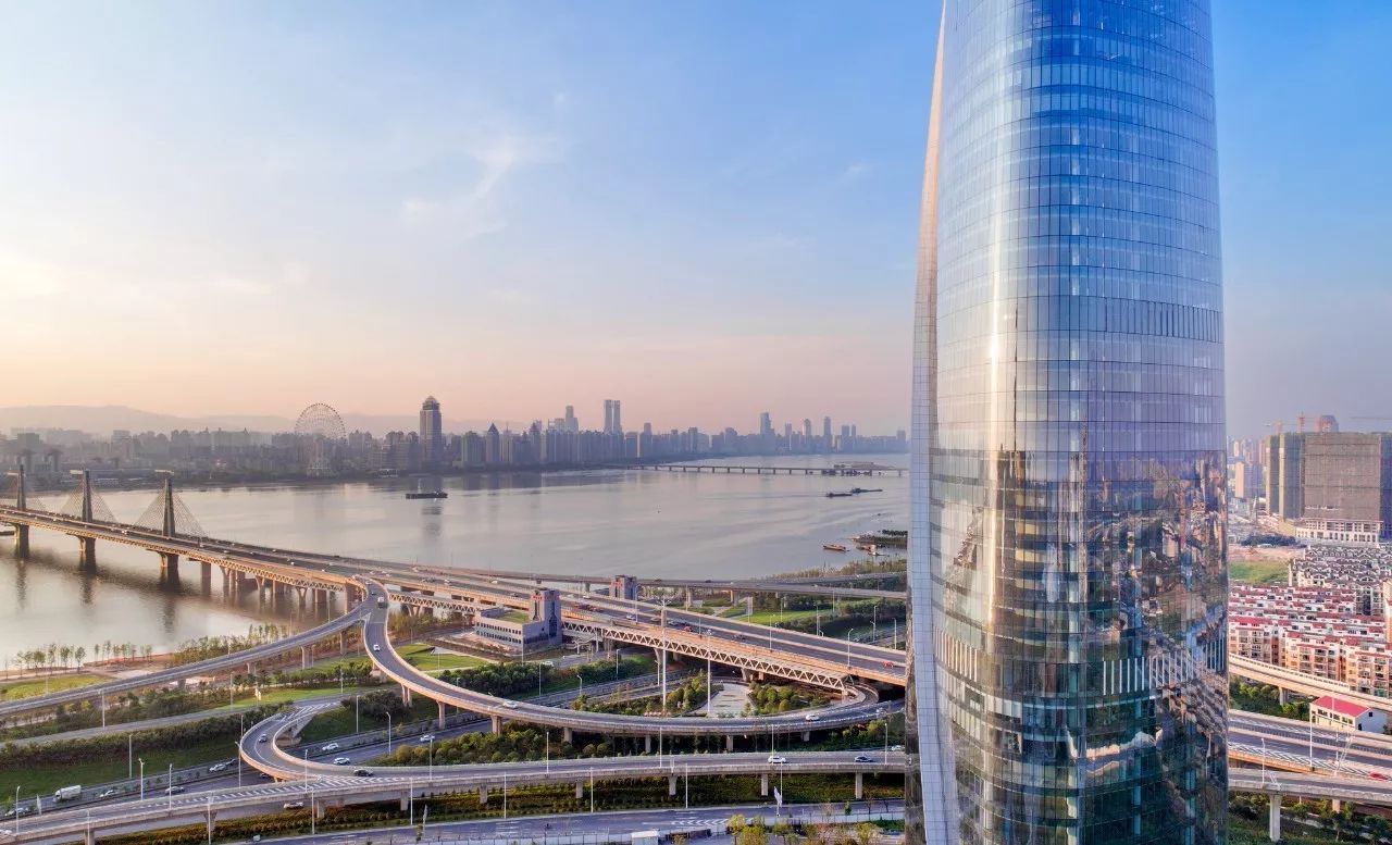 南昌新力中心，以“镜鉴”之“隐”达成文脉的连缀