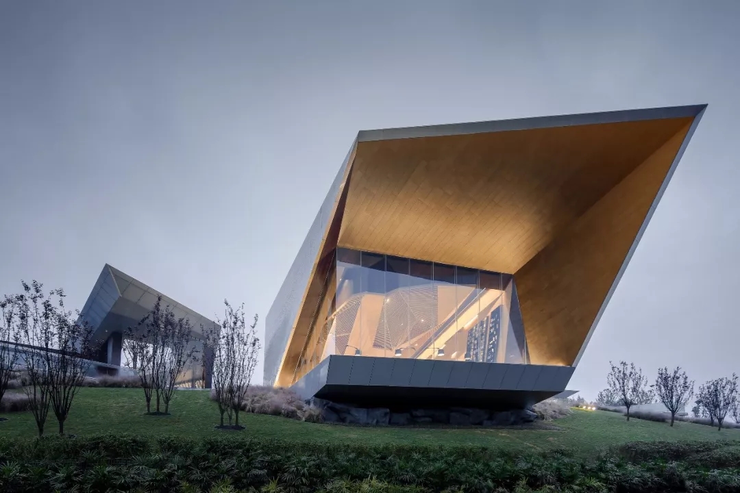 面向五彩池的窗口，9001cc金沙以诚为本构筑设计